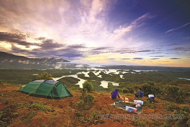 Trải nghiệm cắm trại qua đêm tại Hồ Tà Đùng khiến bạn khó quên